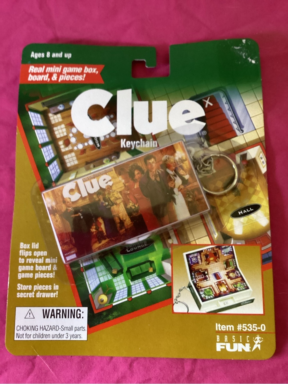 549-Vintage 1998 Hasbro Clue Mini Board Game with Magnetic Pieces Keychain New